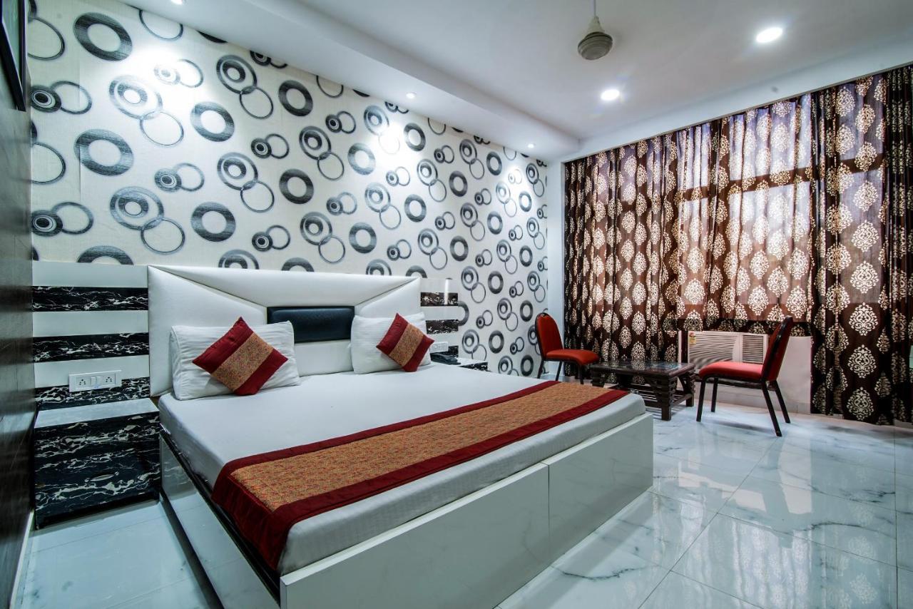 Capital O Hotel Orchid Garden Near Satyam Inox Patel Nagar Нью-Делі Екстер'єр фото