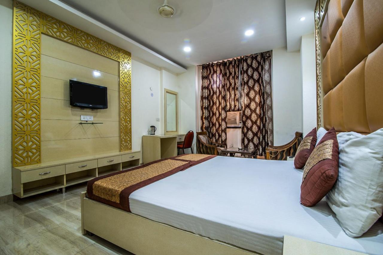 Capital O Hotel Orchid Garden Near Satyam Inox Patel Nagar Нью-Делі Екстер'єр фото