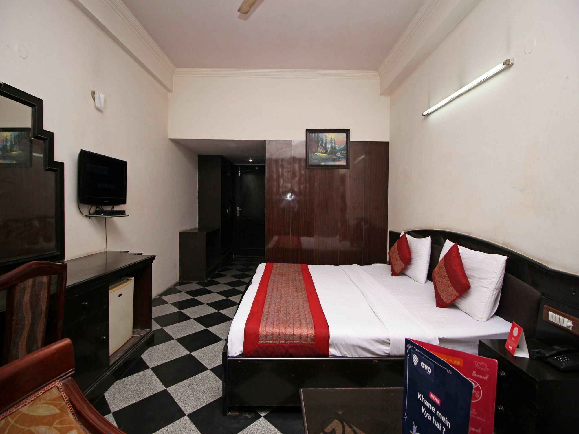 Capital O Hotel Orchid Garden Near Satyam Inox Patel Nagar Нью-Делі Екстер'єр фото