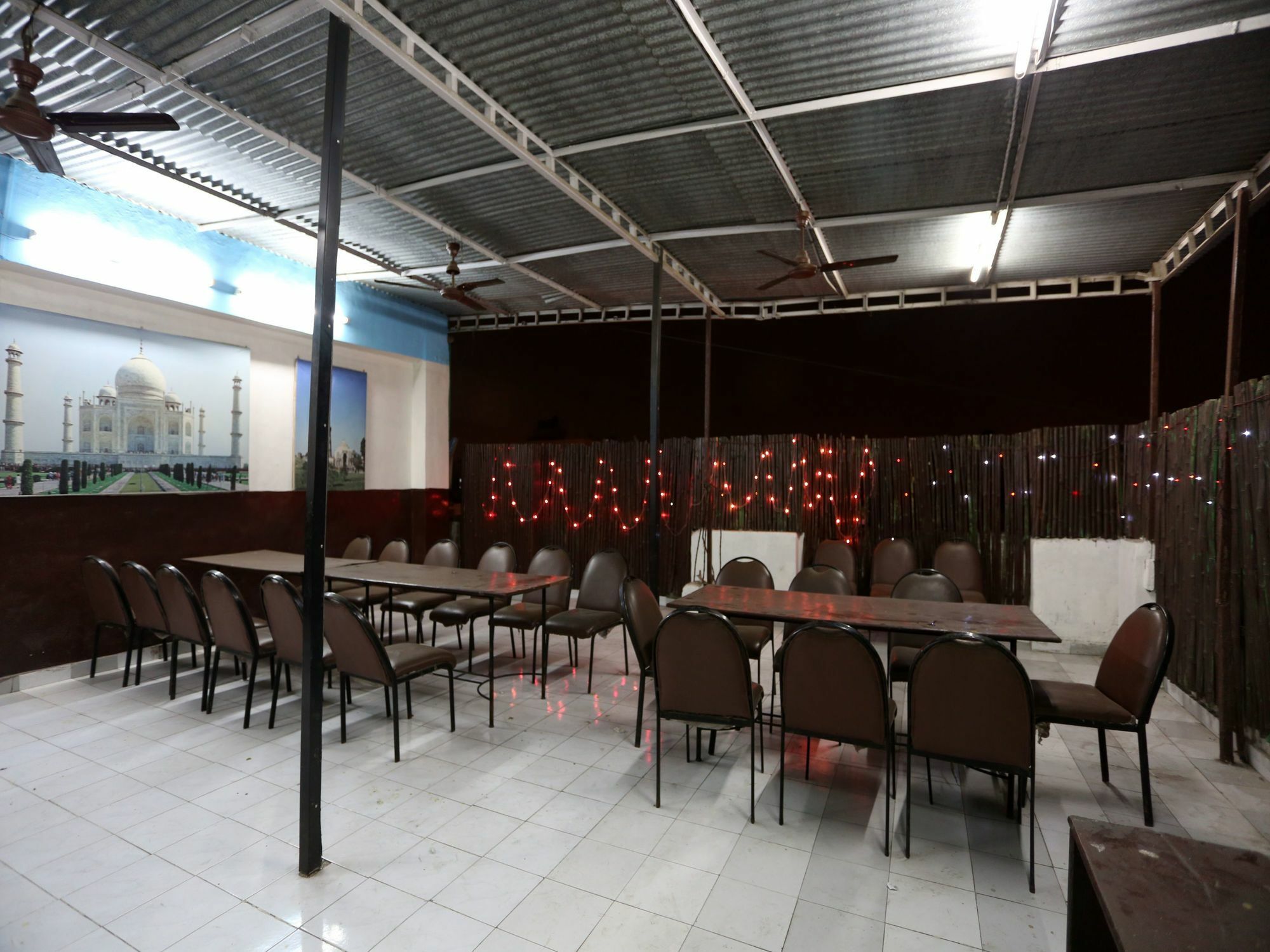 Capital O Hotel Orchid Garden Near Satyam Inox Patel Nagar Нью-Делі Екстер'єр фото